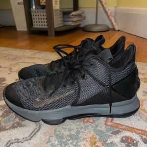 Nike Lebron Witness 4 Black